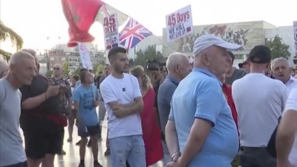 Dita e 45-të e protestës, nis grumbullimi i qytetarëve në Sheshin “Skënderbej”