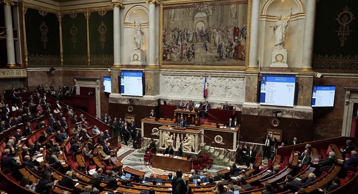 Deputetët francezë miratojnë ligjin për vdekjen e asistuar pas vitesh debate