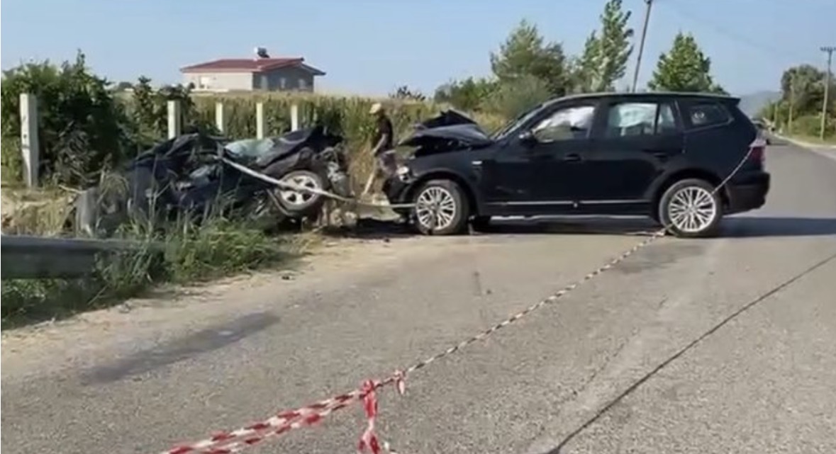 Aksident i rëndë në Çermë-Divjakë, humb jetën 39-vjeçari, plagosen 5 persona, mes tyre 3 fëmijë