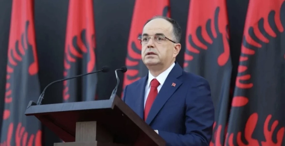 Arrestimi i 34-vjeçares në Rinas dhe dërgimi në burg bashkë me foshnjën, Presidenti Begaj kontakton ministrin e Drejtësisë për procedurat e lirimit