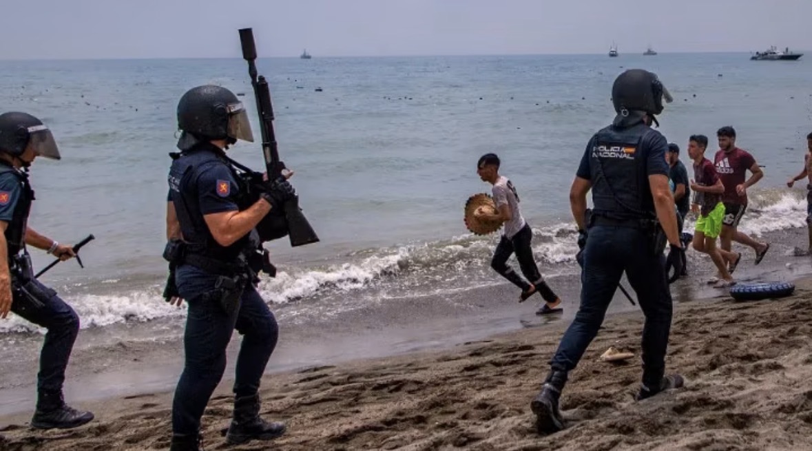 Më shumë se 37,500 emigrantë kthehen në Marok pas kalimit masiv në Ceuta