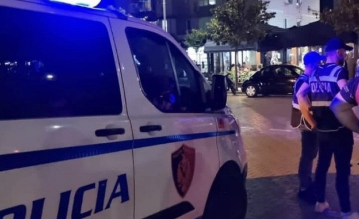 Plagosen dy vëllezërit dhe kushëriri i tyre në Tepelenë, shpallen në kërkim 5 të përfshirët në sherr 