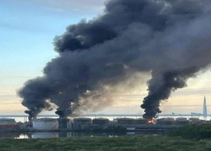 Dronët ukrainas godasin Shën Petërburgun