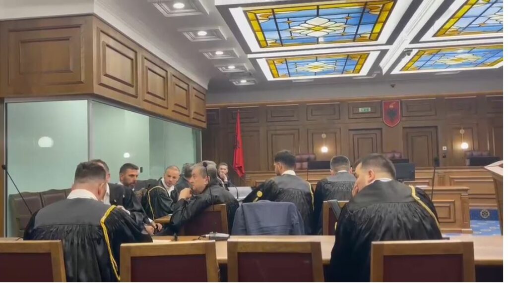 Nis gjyqi i Veliajt në GJKKO, kryebashkiaku nuk merr pjesë