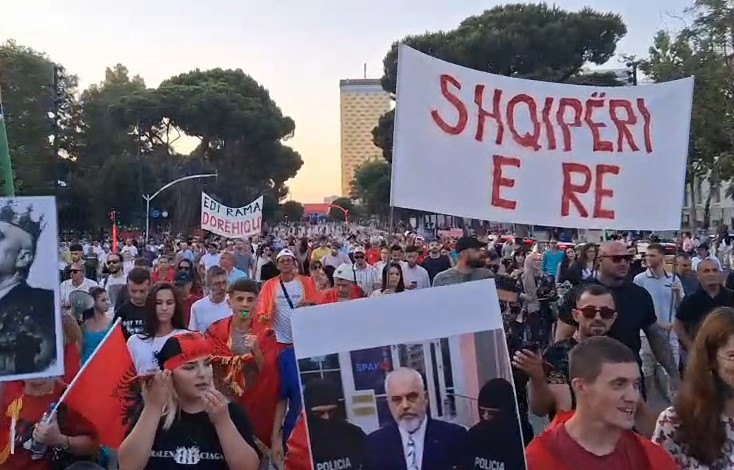 Dita e 41-të e revoltës/ Protestuesit nisin organizimin në sheshin “Skënderbej”