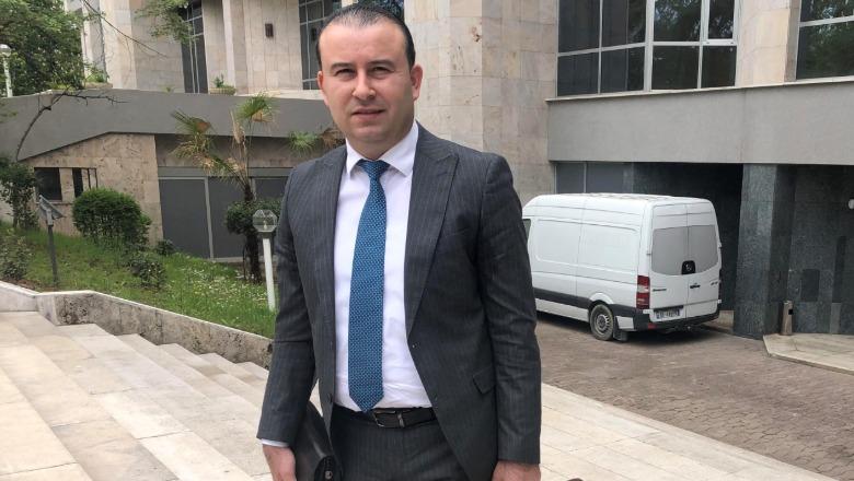 Pas Xholit dhe Zotos, një tjetër kandidat futet në garë për Prokuror të Përgjithshëm! Ylli Pjetërnikaj dorëzon dokumentacionin në KLP