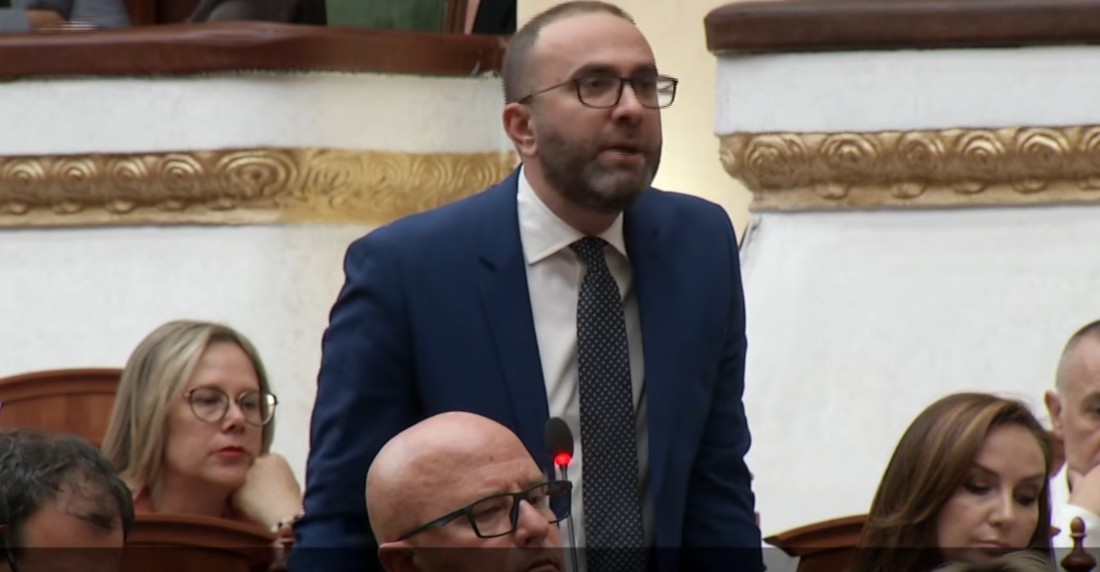 Bardhi akuza maxhorancës: Po mbani prej javësh të bllokuara propozimet e opozitës! S’mund t’i trajtoni deputetët si ca të nënës dhe ca të njerkës