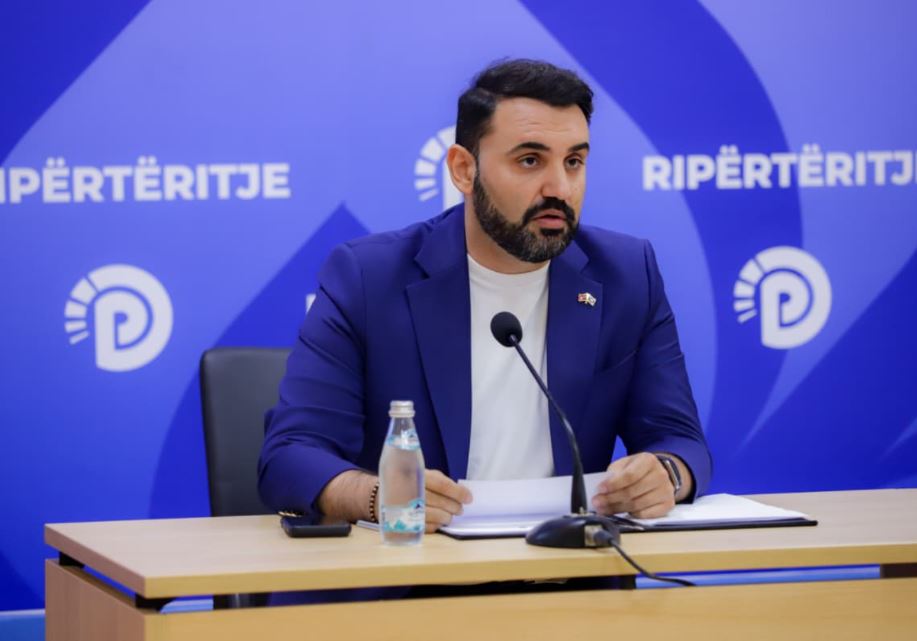 Belind Këlliçi: Për të përfituar licencën e kazinosë në Air Albania, një tokë e blerë me 320.000 euro u rivlerësua 26 milionë euro! Iu dha kompanisë “GLG”!