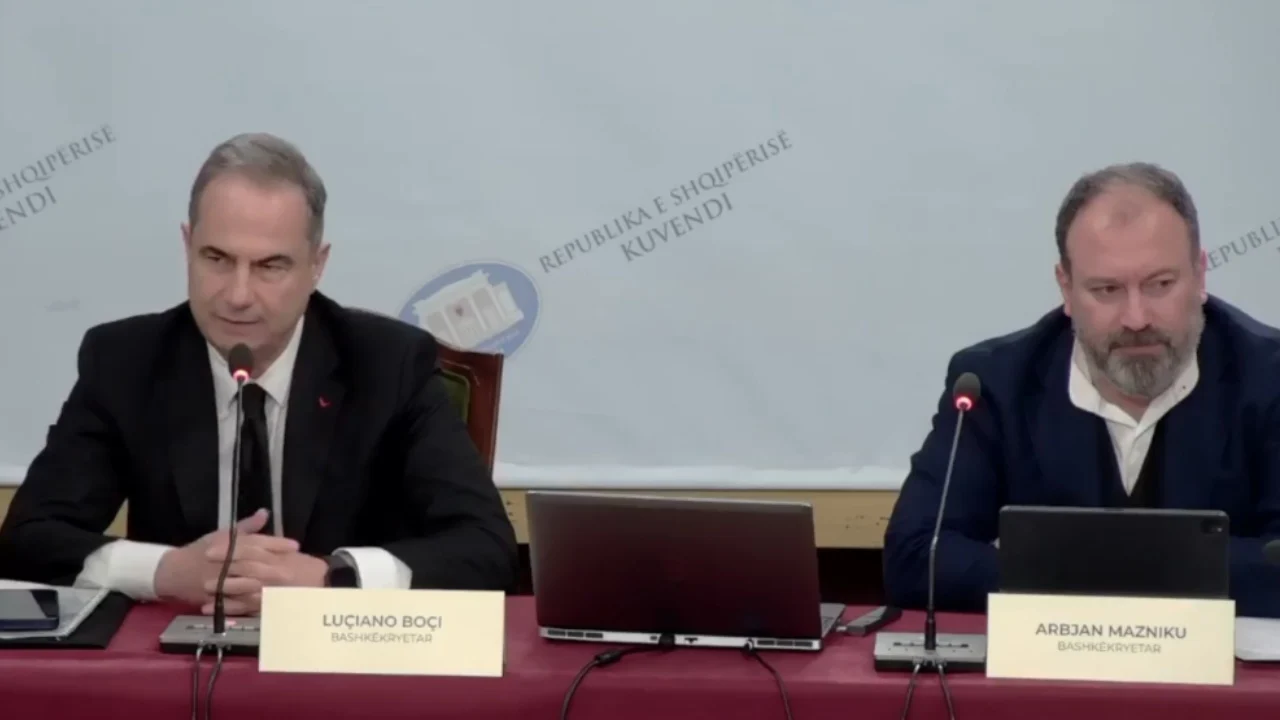 Propozimi i PS për Reformën Territoriale për shkrirjen e 15 bashkive, PD kundër: “Thikë politike” ndaj territorit dhe qytetarëve, ndryshimet të mos miratohen pa referendum