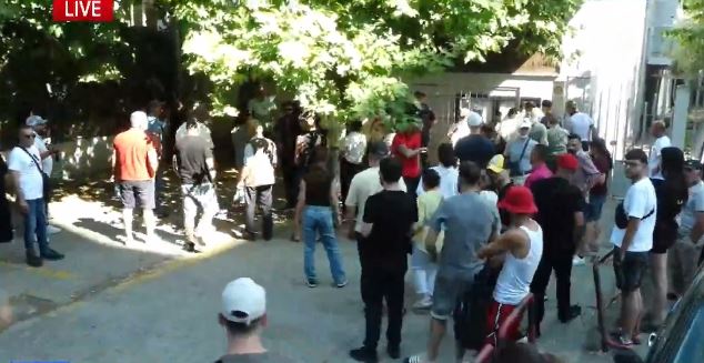 Gjykata liron 19 protestuesit e arrestuar nga policia, vetëm dy prej tyre në arrest shtëpie