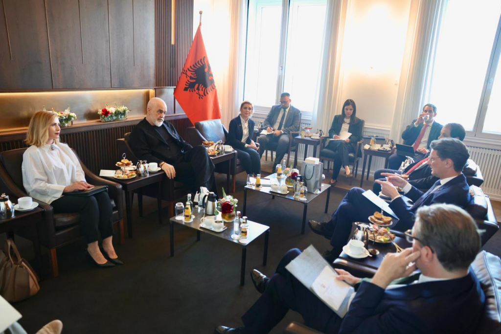 Rama vizitë në Gjermani, takim me kryeministrin e Nordrhein-Westfalen