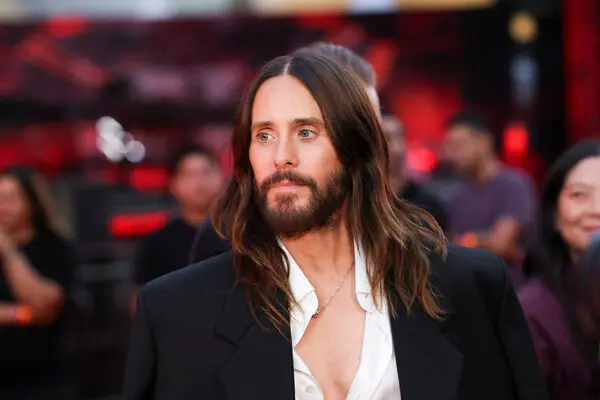 Katër gra akuzojnë Jared Leto për abuzim seksual kur ishin adoleshente, aktori mohon gjithçka