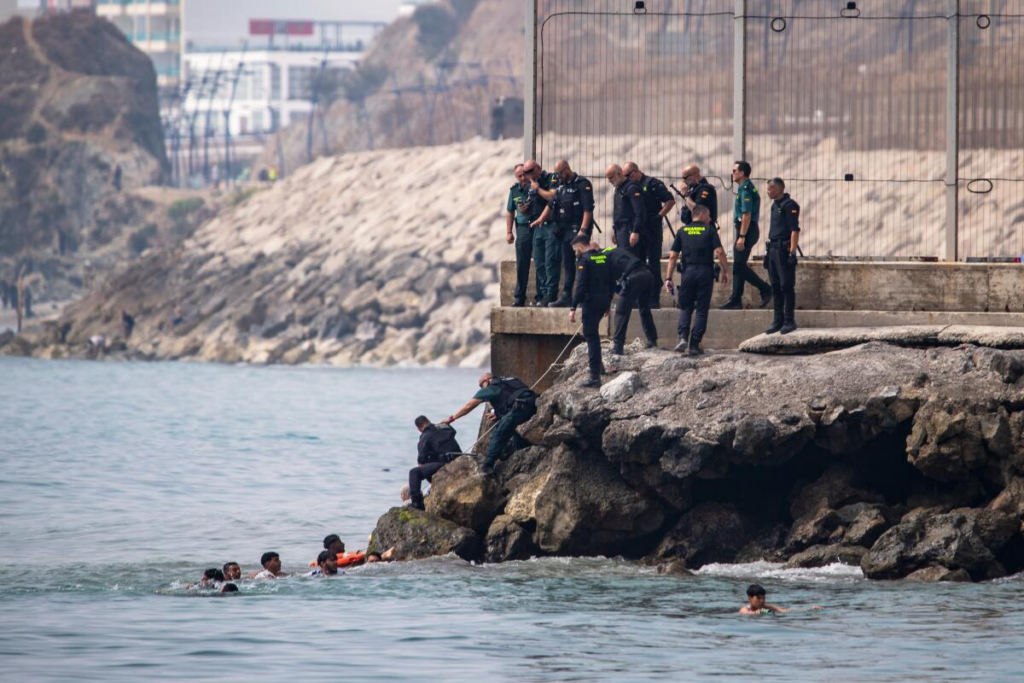 Pse Ceuta është porta më e rrezikshme e emigrantëve drejt Europës?