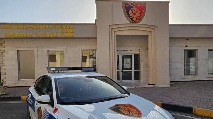Rikthehen gomonet me emigrantë klandestinë në Vlorë, shpëtohen 11 persona në det