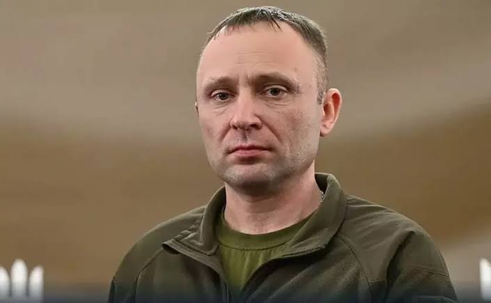 Zelensky riorganizon drejtimin e ushtrisë pas protestave, emëron gjeneralin 43-vjeçar Drapati në krye të forcave të armatosura