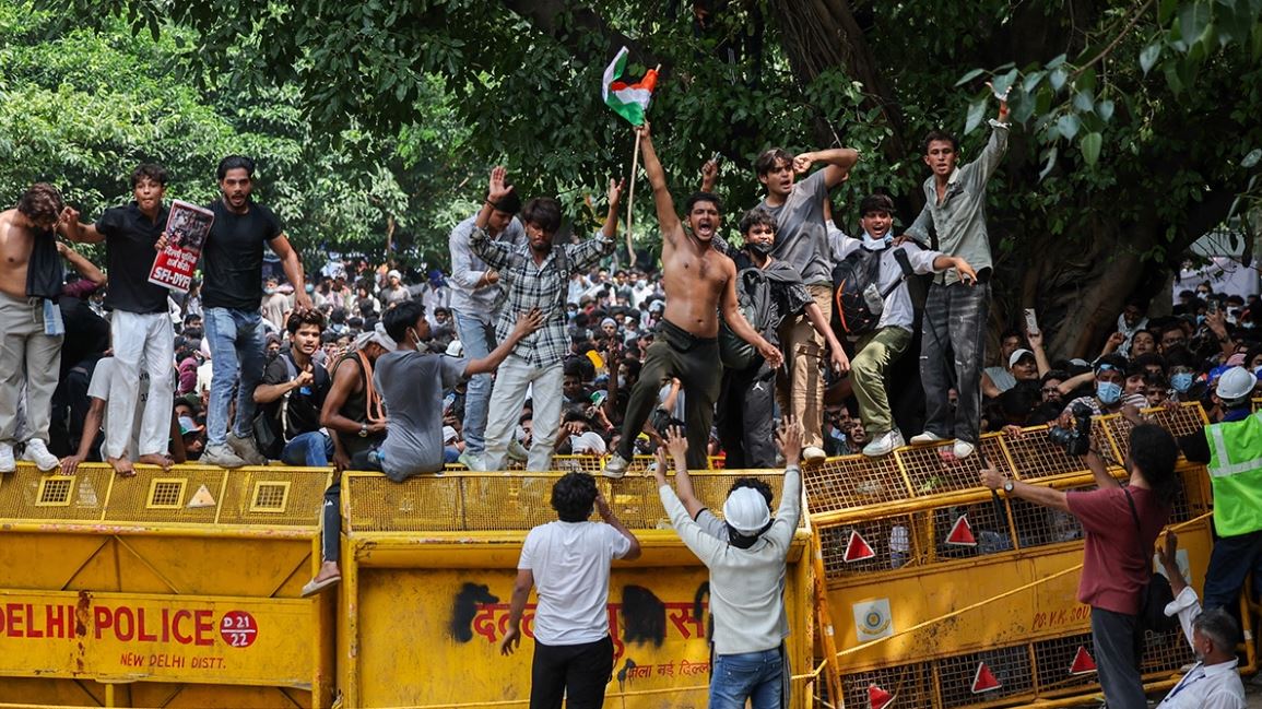 “Gjenerata Z” kundër Modit, shpërthejnë protestat popullore në Indi! Çfarë janë “buburrecat”