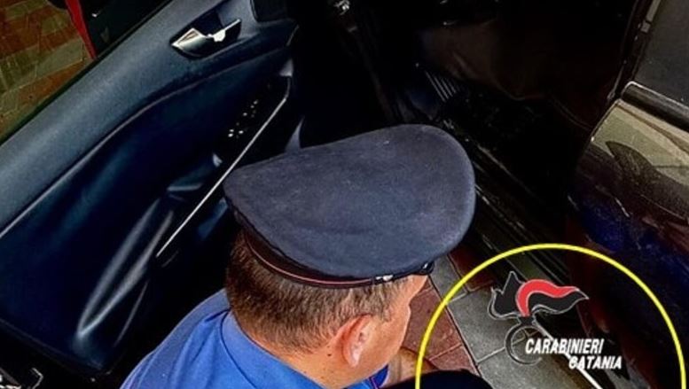 FOTO/ Përleshje para një lokali në Itali, shqiptari plagoset rëndë me thikë! Autori një bashkëatdhetar