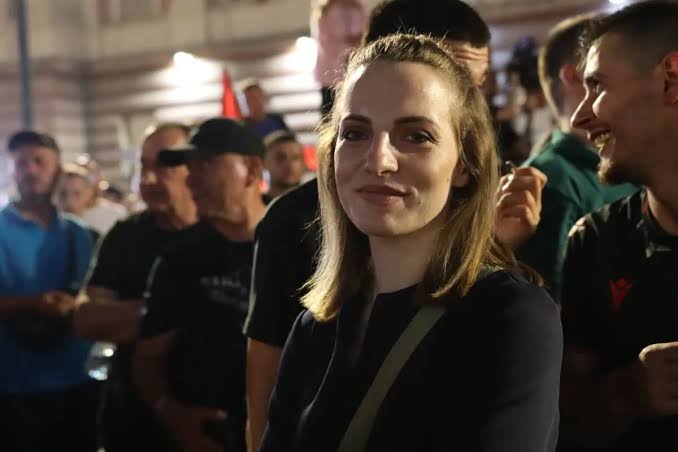 “Ata që e shohin tokën veç si truall për kulla shumëkatshe…”/ Marjana Koçeku ironizon Ramën: Nuk ia ka idenë çka asht besa