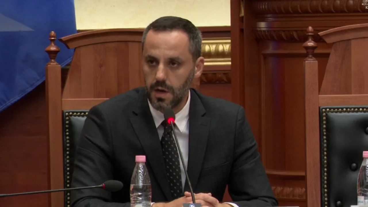 “Rrisim me 701 milionë lekë financimi për Policinë e Shtetit”, ministri Lamallari: Më shumë mbështetje për efektivët