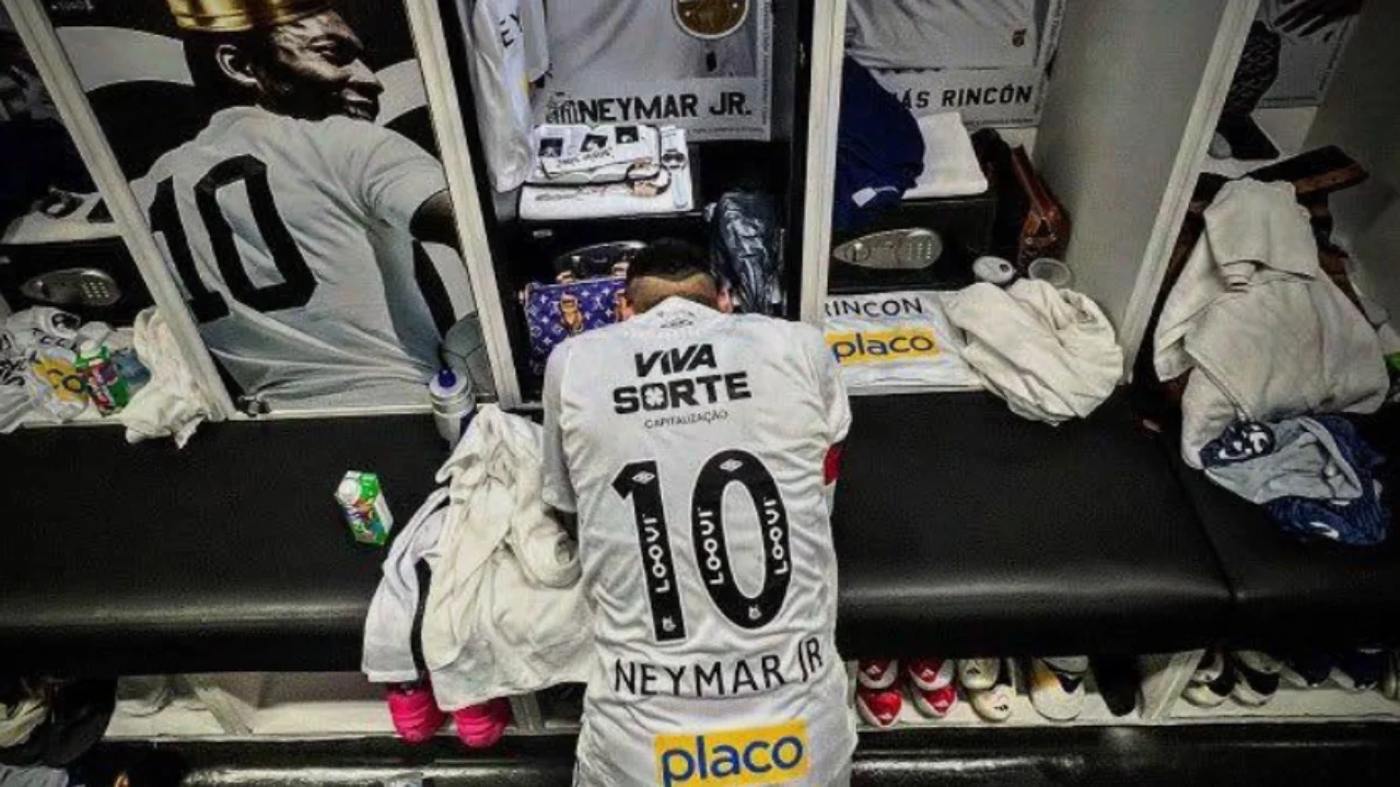 Neymar shpërthen në fyerje të rënda ndaj shokëve të skuadrës së Santos në dhomën e zhveshjes