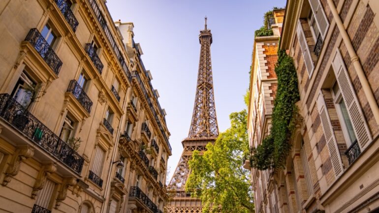 Parisi dyfishon taksën për apartamentet bosh, synon të rikthejë 20 mijë banesa në treg