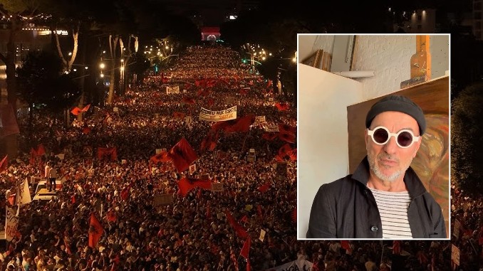 “Ku jeni ju patriotët e stadiumeve dhe koncerteve?!” – Robert Aliaj thirrje shqiptarëve: Bëni një herë diçka në jetën tuaj, dilni protestoni!