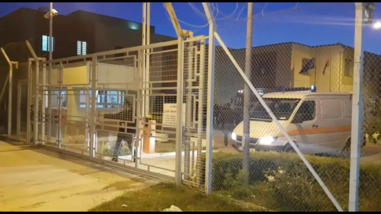 Në Vlorë lirohet vetëm një i paraburgosur, 8 të tjerë përfitojnë ulje dënimi nga amnistia penale