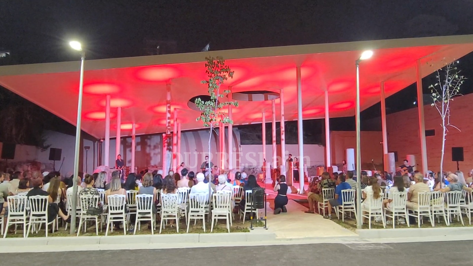 Performanca “7 ditët e krijimit”, një udhëtim përmes qytetërimeve, revolucioneve dhe njeriut (VIDEO)