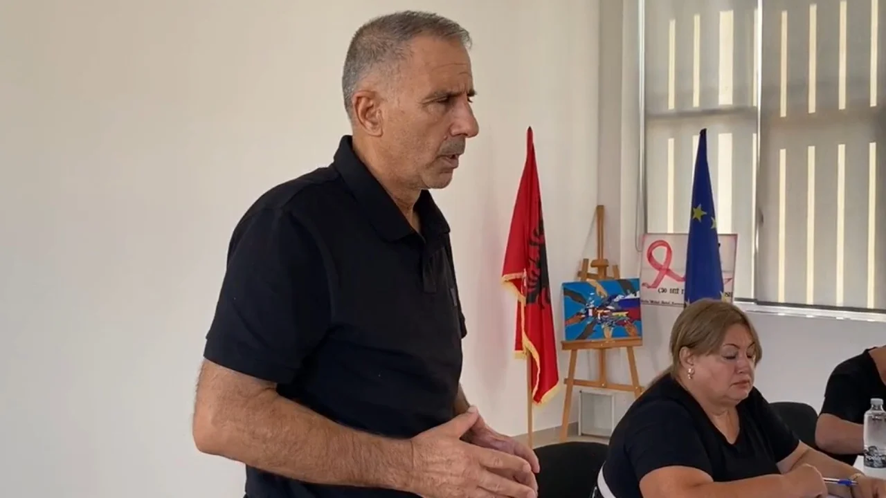 “Kryeministri e la bisedën e hapur”, Gorrea i Divjakës tregon çfarë ndodhi në mbledhjen ku Rama nxori jashtë 2 kryebashkiakë: Disa të nxituar i ndërprenë fjalën