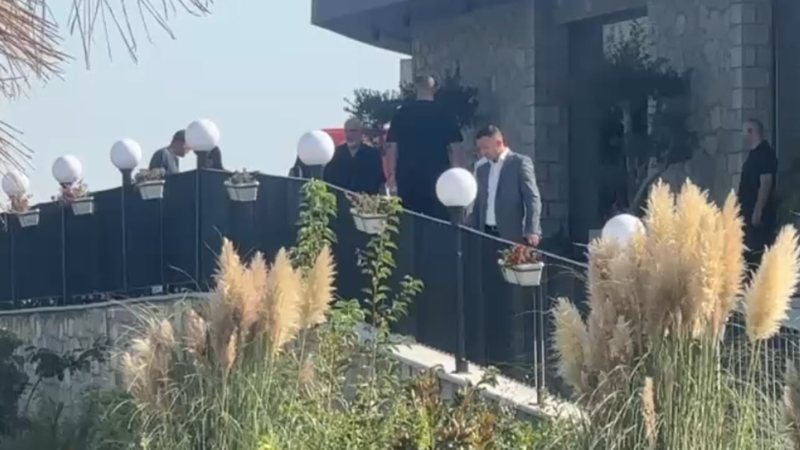 Rama u acarua me kryebashkiaken e Dimalit, e nxorri nga mbledhja. Memaj: Jemi bërë si punëtorë komunaleje