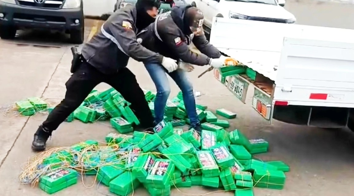 Sekuestrohen mbi 460 kg kokainë në Ekuador, mbi pako ishte stampuar imazhi i yllit norvegjez të futbollit (VIDEO)