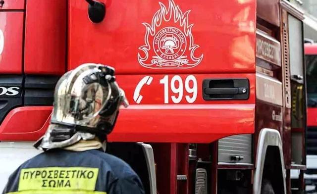 Zjarr i fuqishëm pranë kufirit shqiptaro-grek, flakët përfshijnë malin