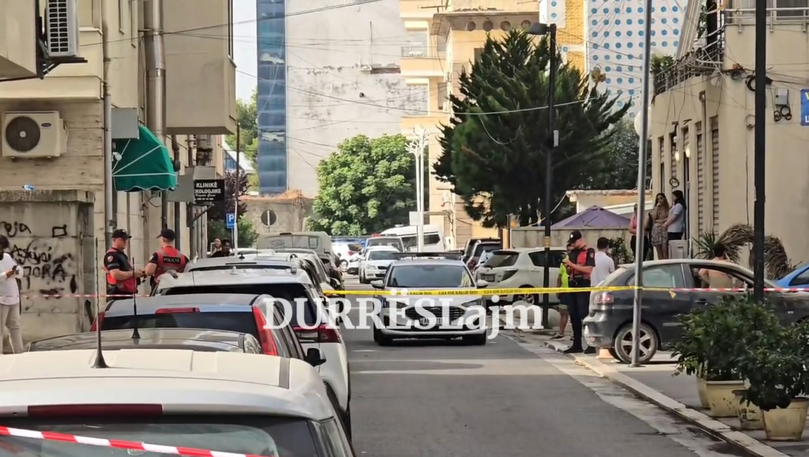 Alarm për bombë në Durrës, policia rrethon zonën (VIDEO)