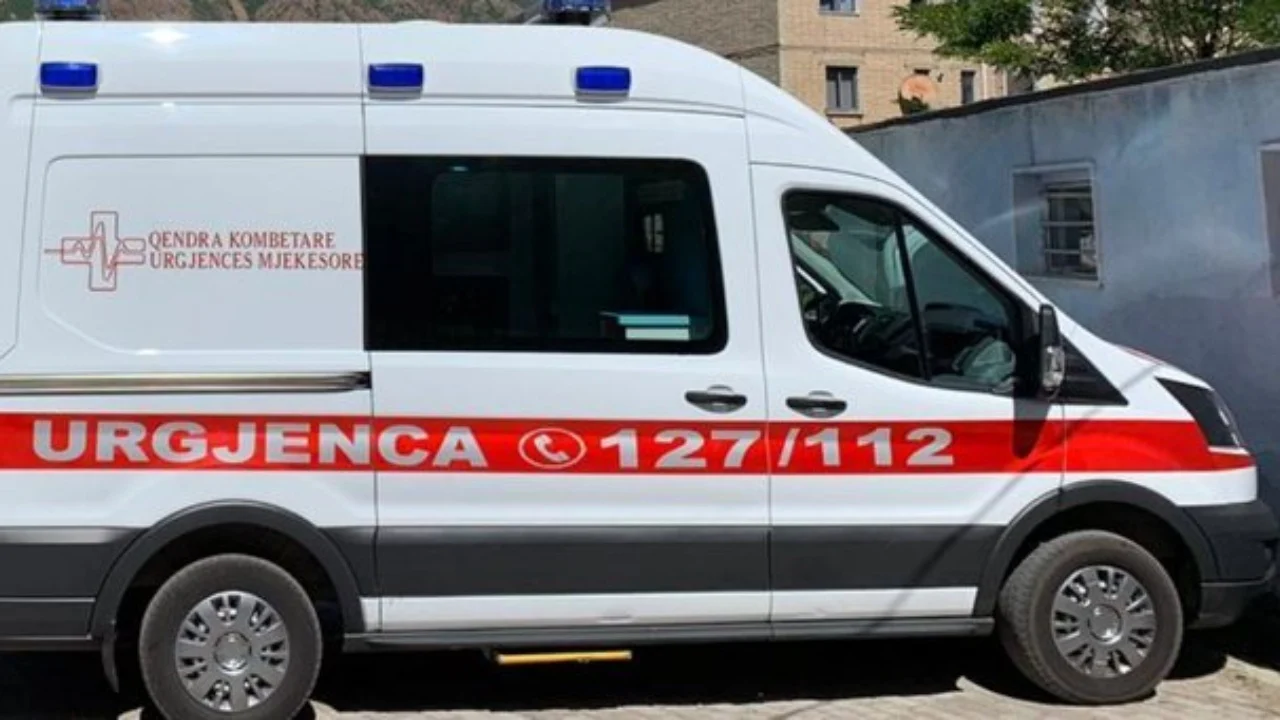 Dhunohet 23-vjeçarja në Shkodër, përfundon në spital. Autorët i hynë në banesë