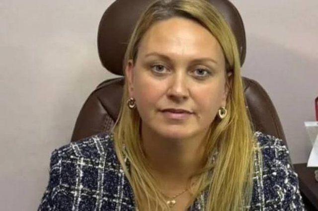 Dyshohet se përvetësoi 700 milionë lekë, mbetet në burg ish-drejtoresha e Postës së Durrësit