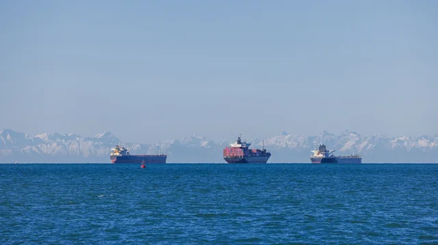 Rusia godet një anije mallrash në portin e Odessa-s, dyshohet se transportonin pajisje ushtarake