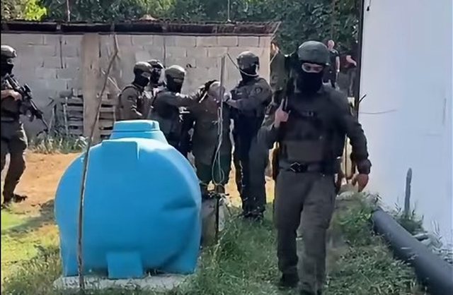 Me kallashnikov dhe 3 karikatorë plot me fishekë/ Si u arrestua Ylli Zalla! I shumëkërkuari u vëzhgua me dron, pas ndërhyrjes së RENEA-s nuk foli