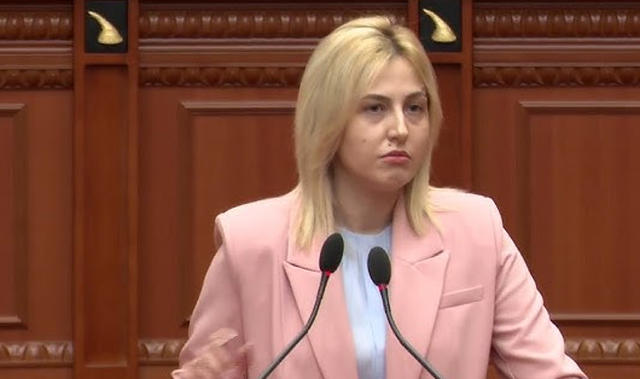 Ina Zhupa: Vetëm një autor shqiptar në 10 librat e rekomanduar nga Kumbaro, sinjal i gabuar për nxënësit