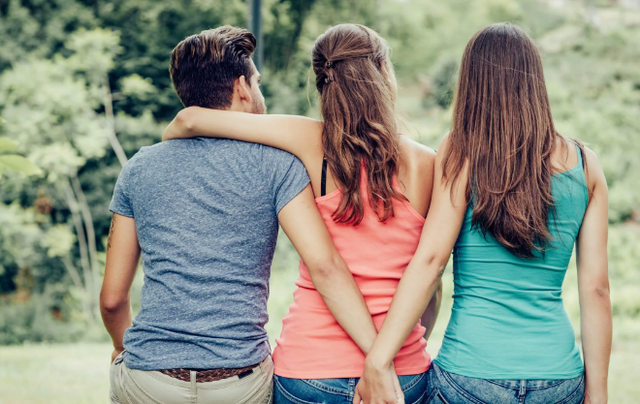 5 lloje tradhtie që mund të ndodhin edhe pa e kuptuar partneri