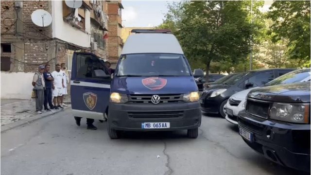 Ekzekutohet me automatik 20-vjeçari, autori në arrati