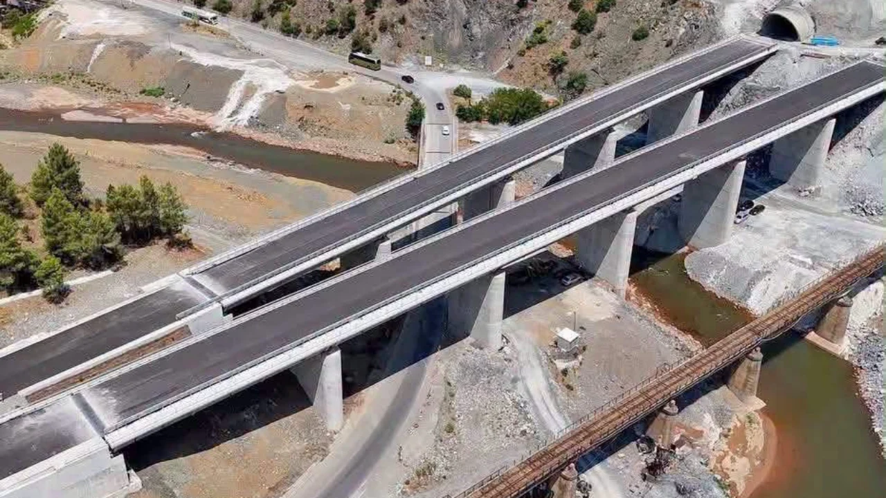 Punimet në aksin Elbasan-Qafë Thanë, Rama: Do ta bëjë lidhjen e Korçës dhe juglindjes me pjesën tjetër të vendit, më të shpejtë