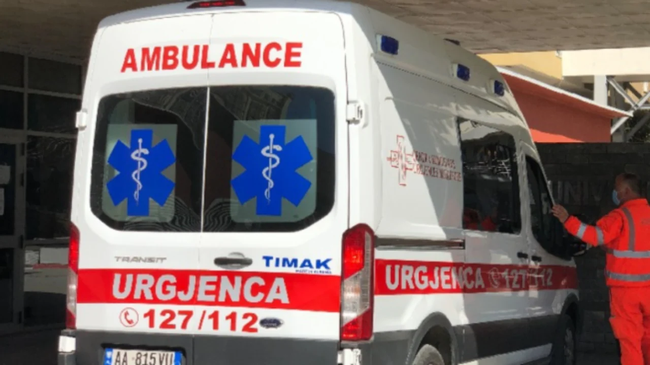 Gjendet i pajetë një i moshuar në Elbasan, dyshohet se humbi jetën pasi u rrëzua nga biçikleta