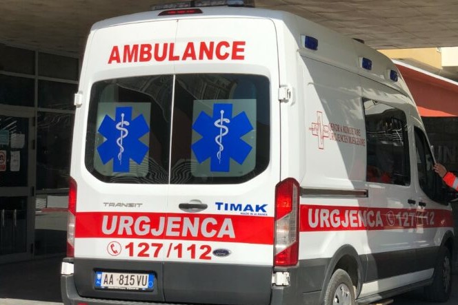 E rëndë/ E reja shtatzënë humb jetën gjate transportit për në Tiranë