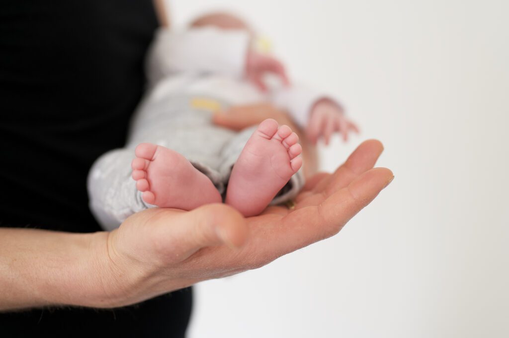 Më pak bebe në Tiranë e Durrës, më shumë në qarqe! Çfarë po ndodh me familjet shqiptare?