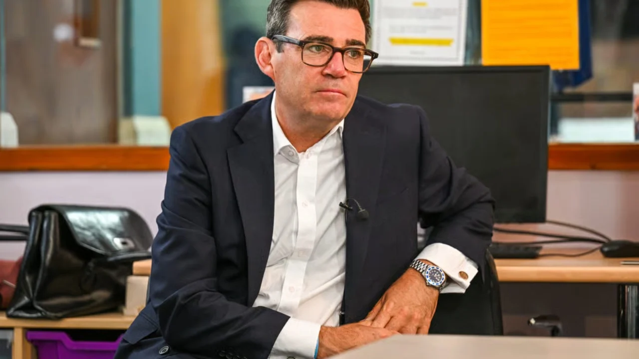 Skandal sigurie në Londër/ Kryeministri Burnham shkëmben mesazhe me personin që hiqej si ndihmësi i Trump