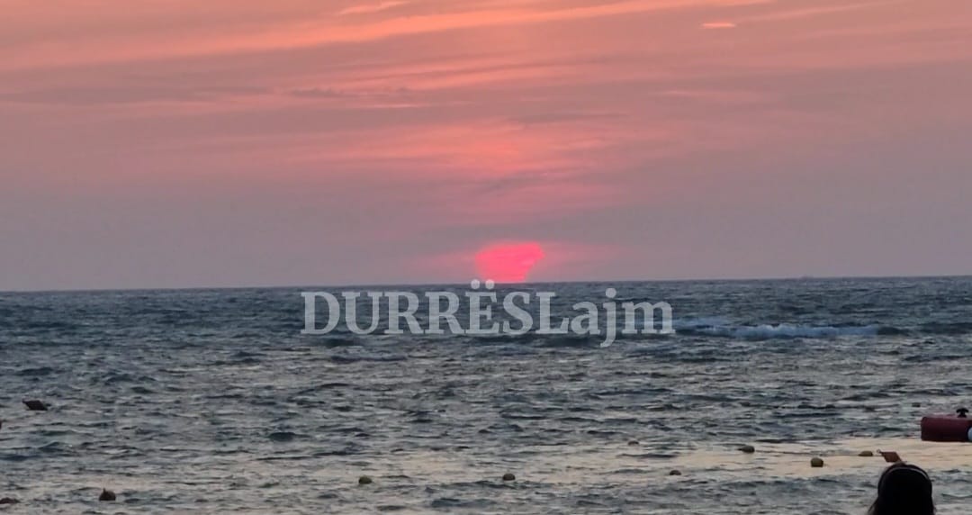 Eklipsi i Diellit, spektakël edhe në qiellin e Durrësit (VIDEO)