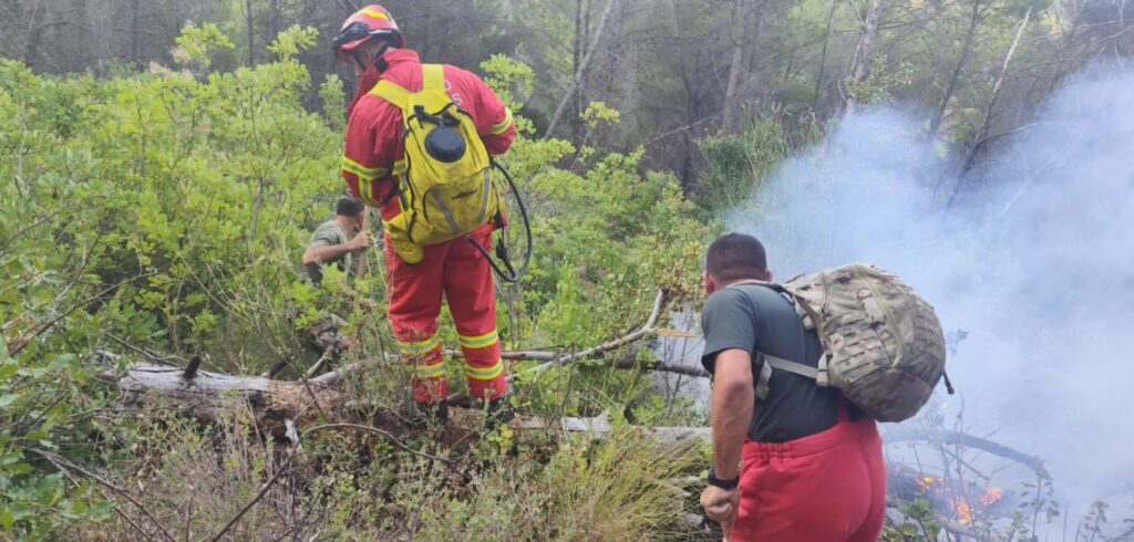 Vatra e zjarrit në Drënie të Patosit, 30 efektivë të FA-ve në terren