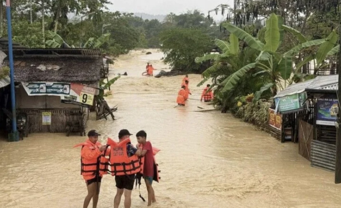 23 të vdekur nga cikloni tropikal në Filipine