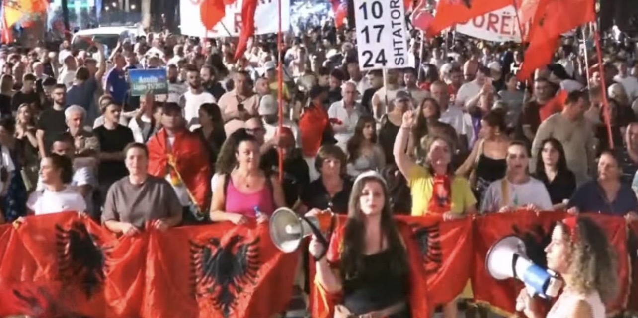 Protesta e 87-të në Tiranë, aktivistja: Nis mbledhja e firmave për referendumin për zonat e mbrojtura