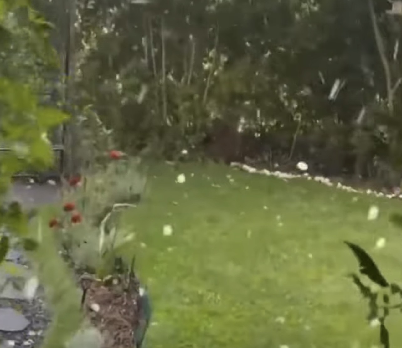 Stuhia e fuqishme godet qytetin e Italisë (Video)